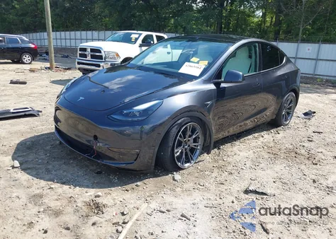 2025 Tesla Model Y Long Range Dual Motor All-Wheel Drive from USA, damaged, VIN 7SAYGAEE1SF232008